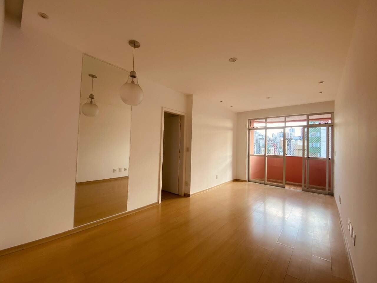 Imagem do imóvel Apartamento para aluguel, 3 quartos, 1 suíte, 2 vagas, Buritis - Belo Horizonte/MG