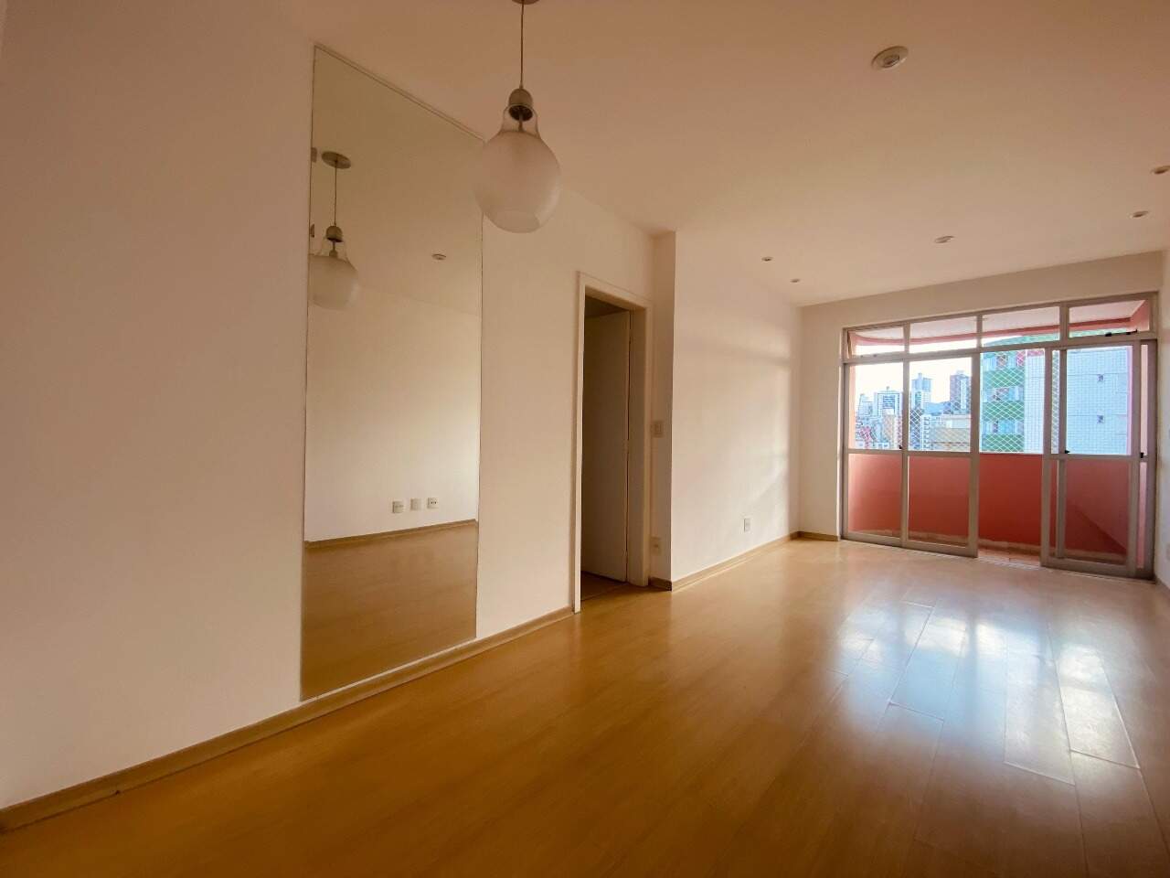 Imagem do imóvel Apartamento para aluguel, 3 quartos, 1 suíte, 2 vagas, Buritis - Belo Horizonte/MG