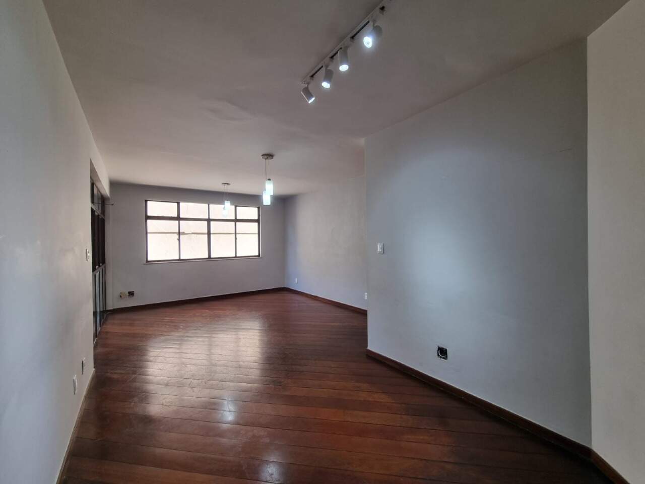 Imagem do imóvel Apartamento 4 quartos, 1 suíte, 2 vagas, Buritis - Belo Horizonte/MG