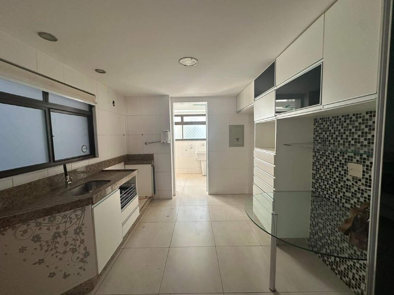 Imagem do imóvel Apartamento para aluguel, 4 quartos, 1 suíte, 3 vagas, Buritis - Belo Horizonte/MG