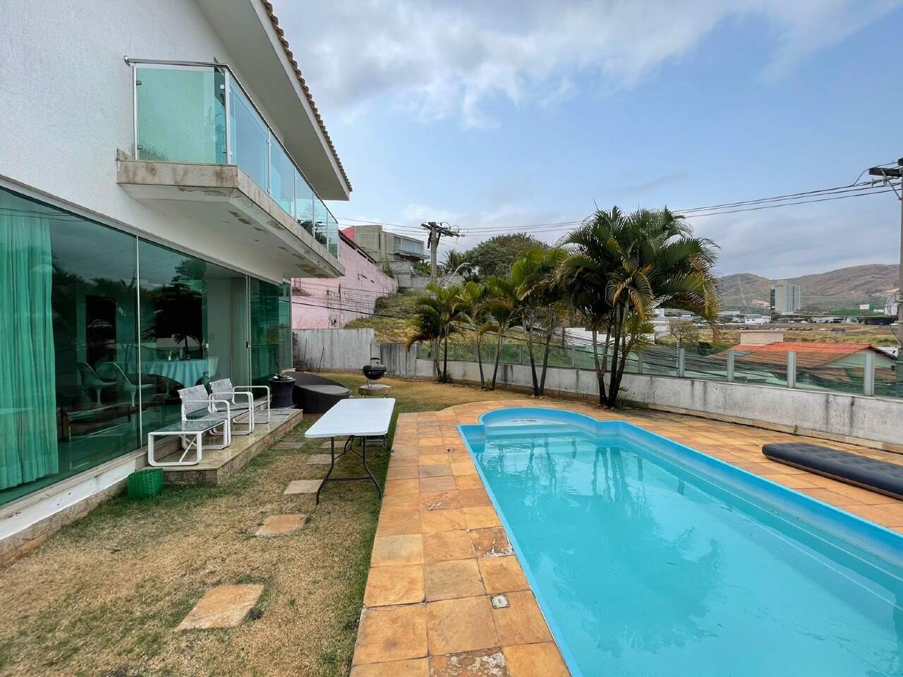 Imagem do imóvel Casa para aluguel, 4 quartos, 1 suíte, 3 vagas, Estoril - Belo Horizonte/MG