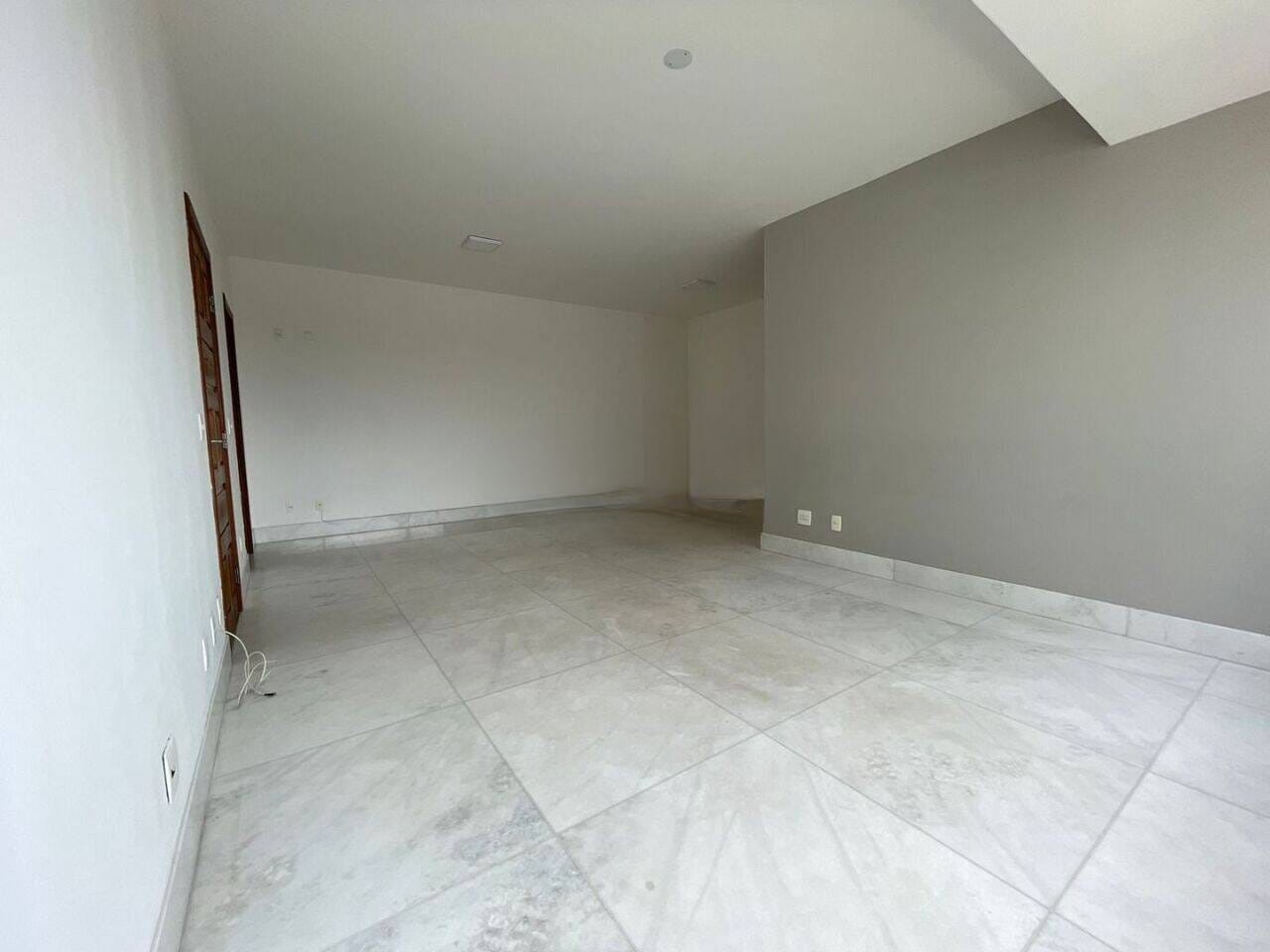 Imagem do imóvel Apartamento com 4 quartos para alugar no Buritis em Belo Horizonte de 140m²