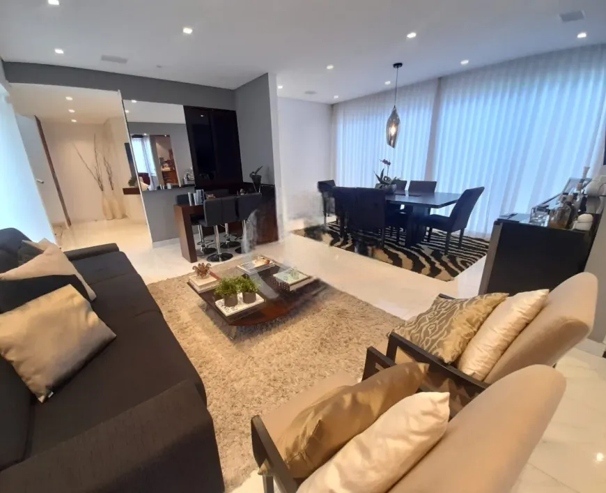 Imagem do imóvel Casa para aluguel, 5 quartos, 2 suítes, 3 vagas, Santa Lúcia - Belo Horizonte/MG
