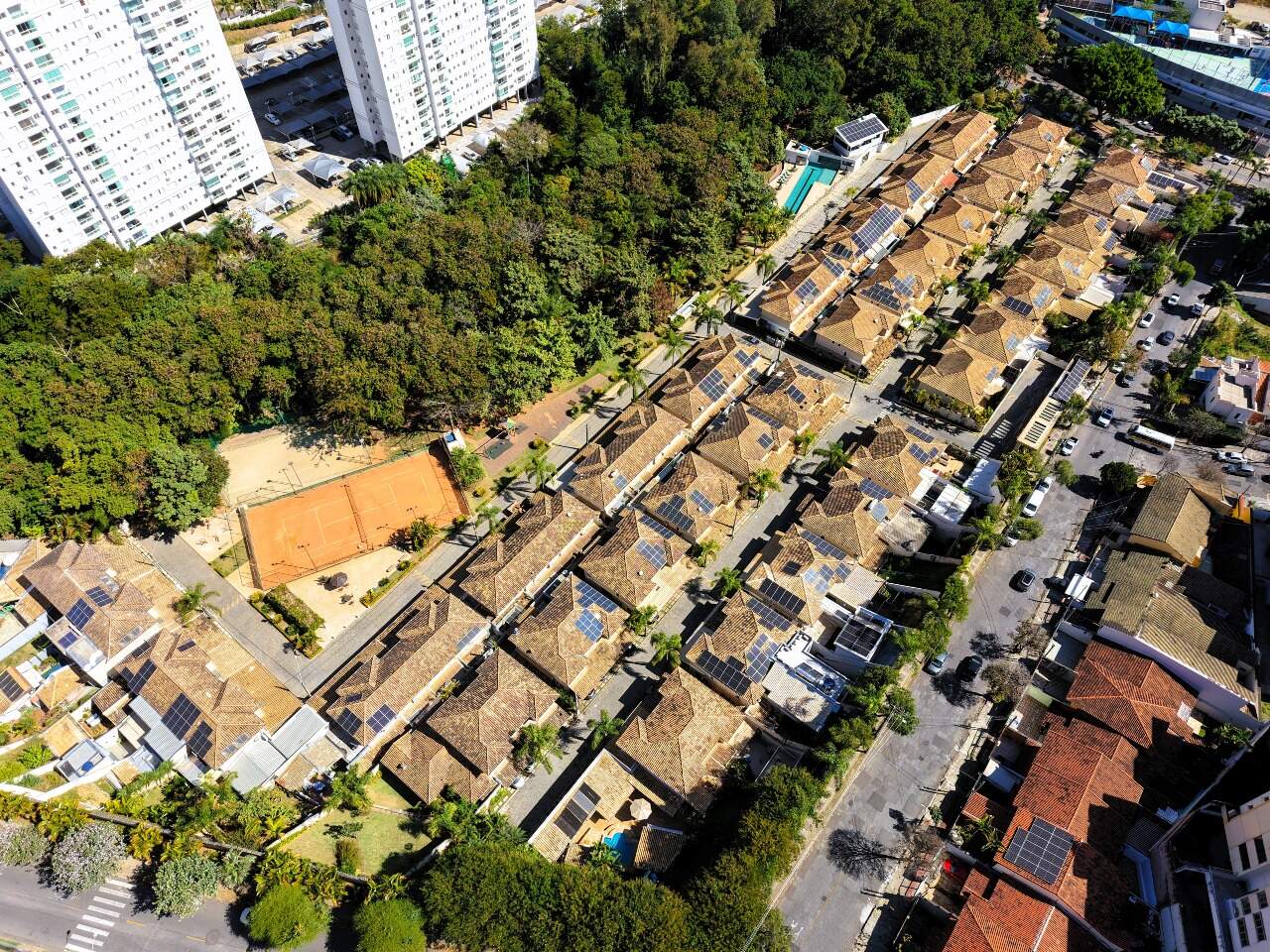 Imagem do imóvel Casa à venda, 4 quartos, 1 suíte, 2 vagas, Buritis - Belo Horizonte/MG