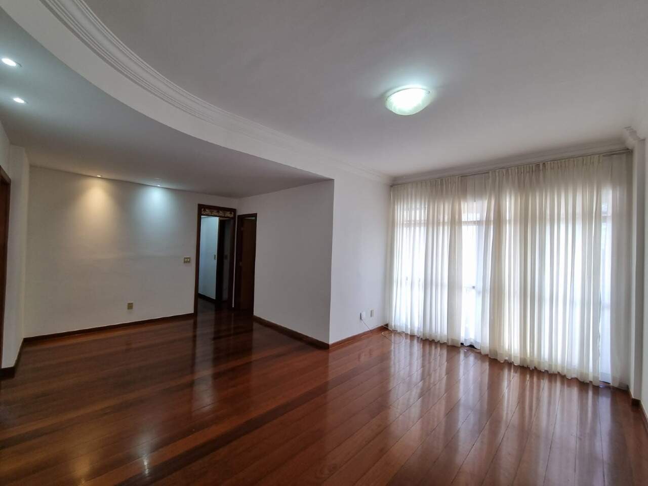 Imagem do imóvel Apartamento para aluguel, 3 quartos, 1 suíte, 2 vagas, Buritis - Belo Horizonte/MG
