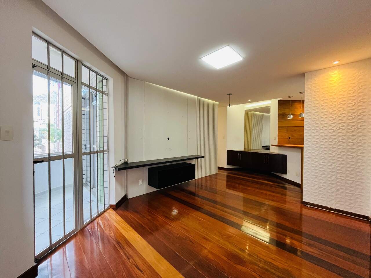 Imagem do imóvel Apartamento para aluguel, 3 quartos, 1 suíte, 2 vagas, Buritis - Belo Horizonte/MG