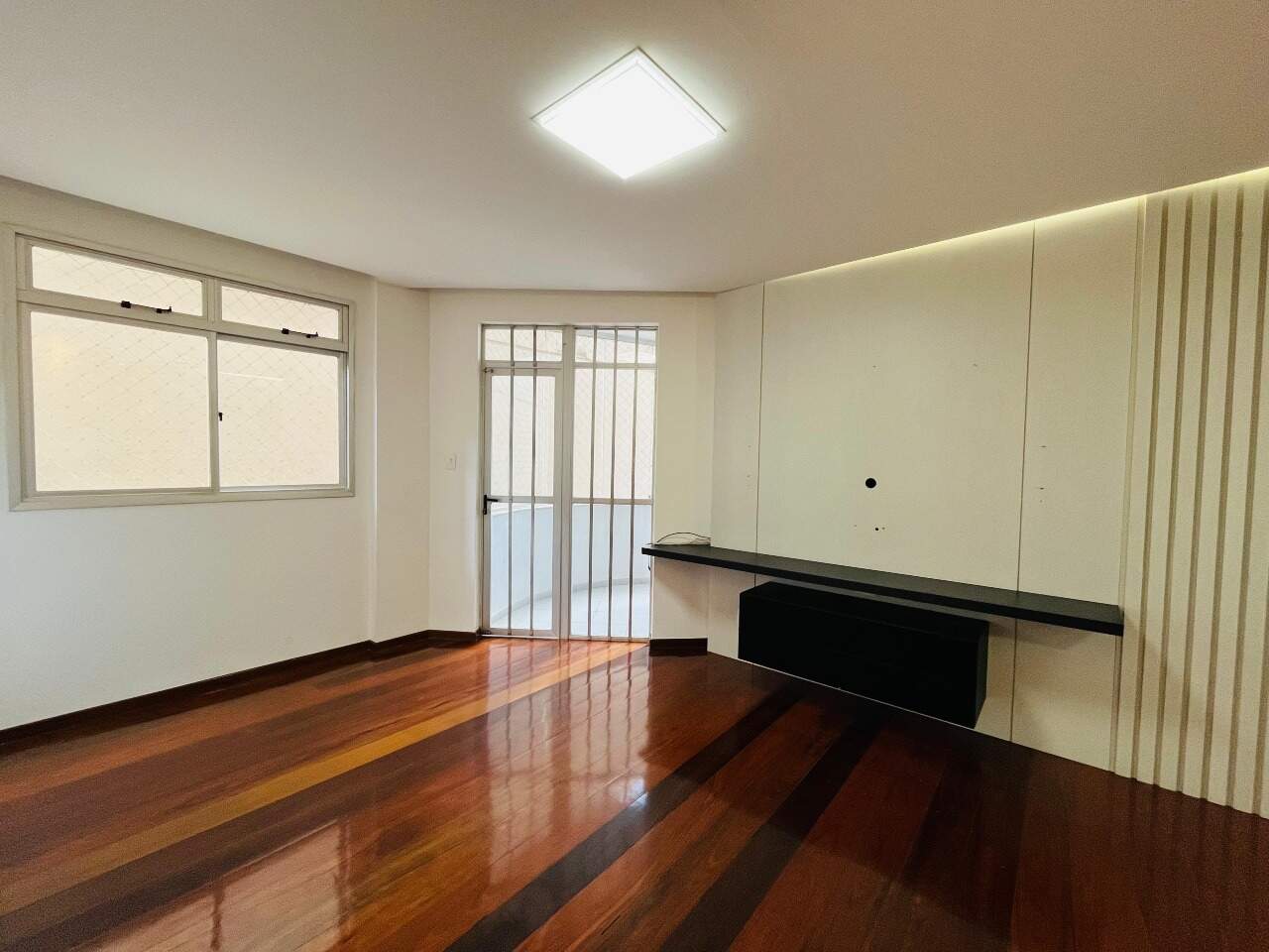 Imagem do imóvel Apartamento para aluguel, 3 quartos, 1 suíte, 2 vagas, Buritis - Belo Horizonte/MG