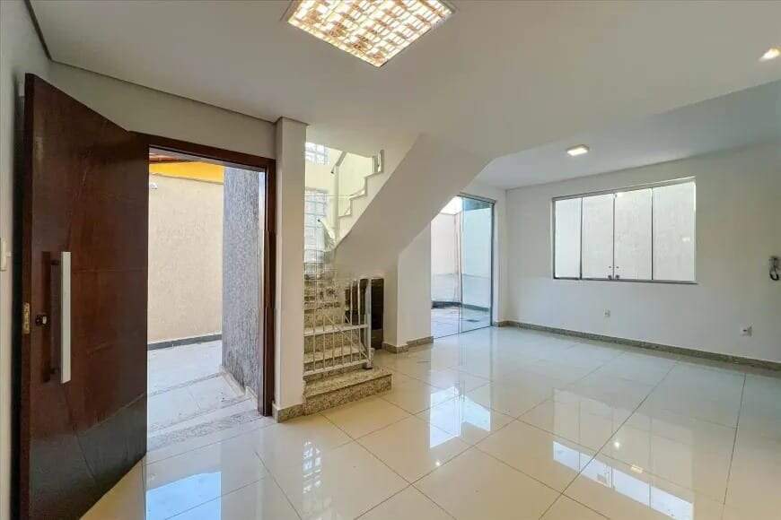 Imagem do imóvel Casa para aluguel, 3 quartos, 1 suíte, 3 vagas, Salgado Filho - Belo Horizonte/MG