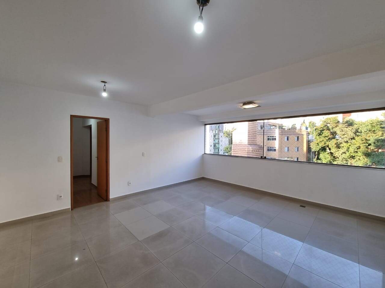 Imagem do imóvel Apartamento para aluguel, 4 quartos, 1 suíte, 3 vagas, Buritis - Belo Horizonte/MG
