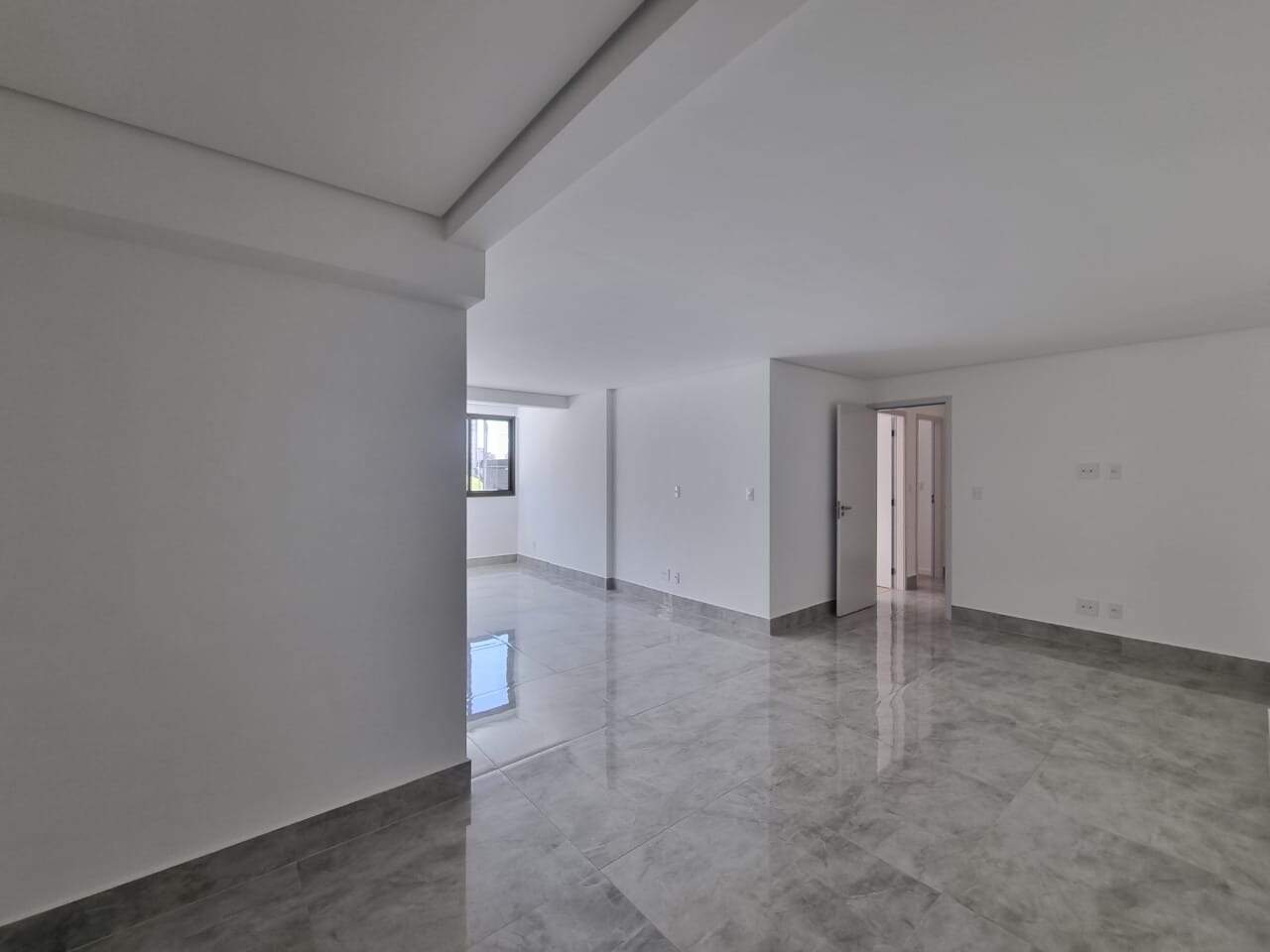 Imagem do imóvel Apartamento para aluguel, 3 quartos, 1 suíte, 2 vagas, Buritis - Belo Horizonte/MG