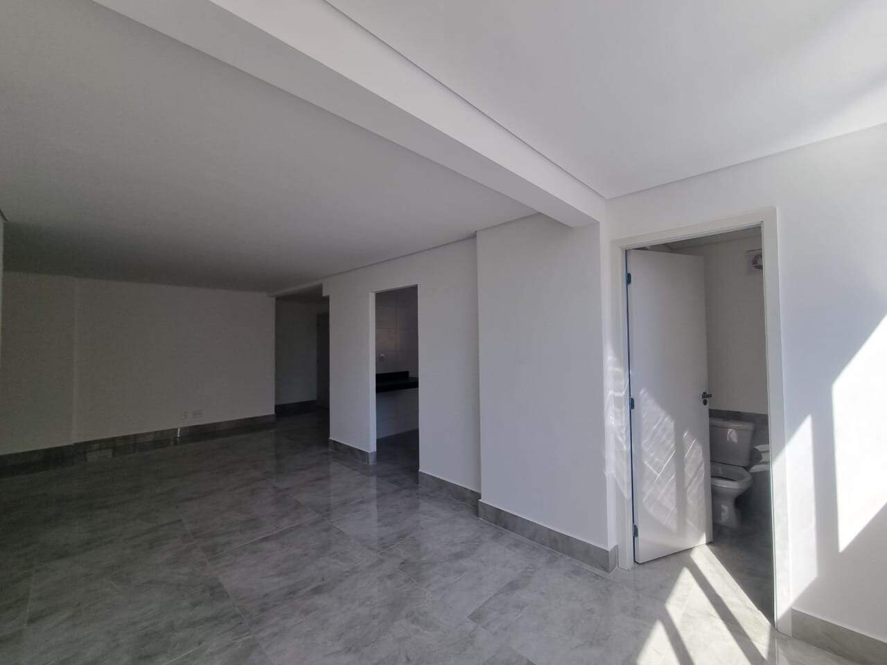 Imagem do imóvel Apartamento para aluguel, 3 quartos, 1 suíte, 2 vagas, Buritis - Belo Horizonte/MG