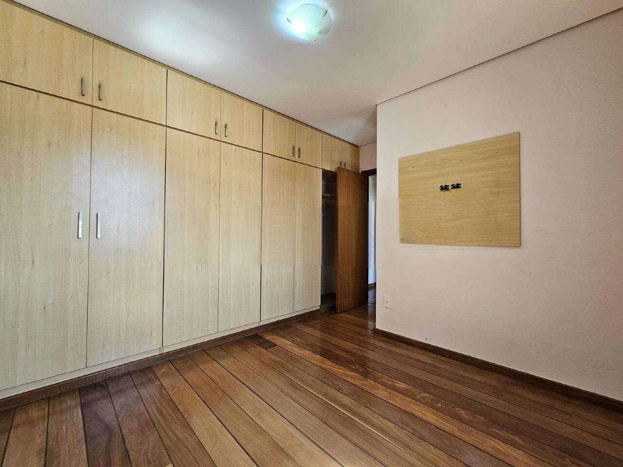 Imagem do imóvel Apartamento para aluguel, 4 quartos, 1 suíte, 2 vagas, Buritis - Belo Horizonte/MG