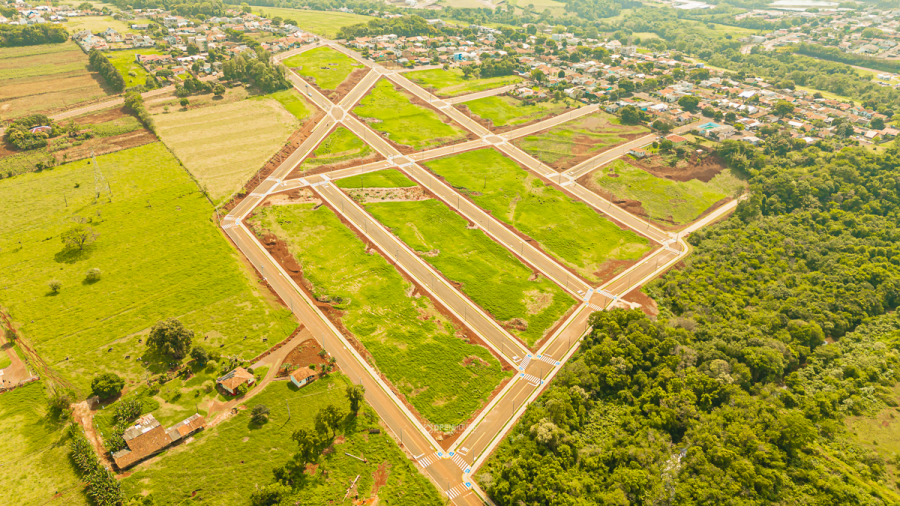 Lote à venda no Jardim Parizzotto: 