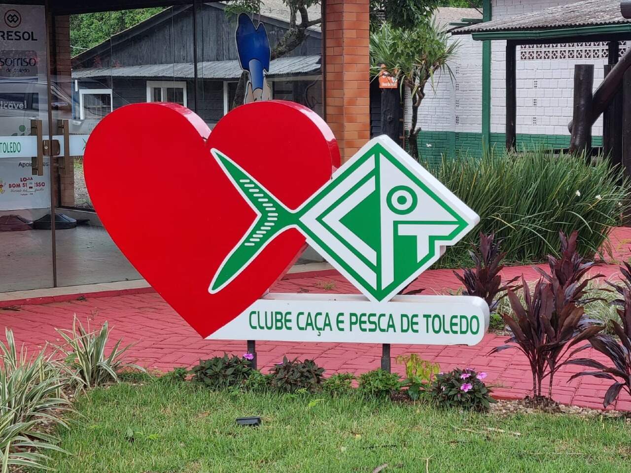 Casa à venda no clube caça e pesca: 
