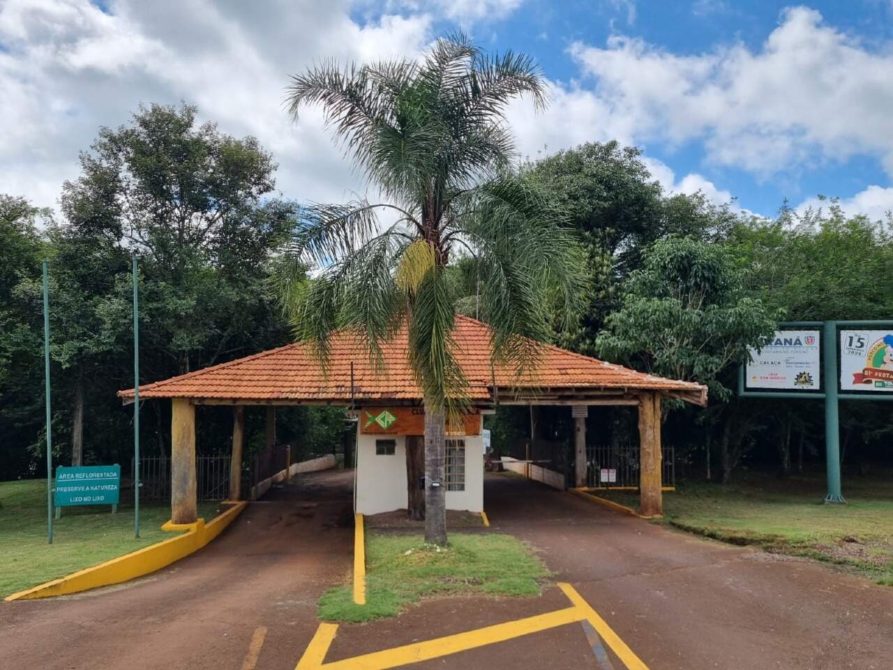 Casa à venda no clube caça e pesca: 