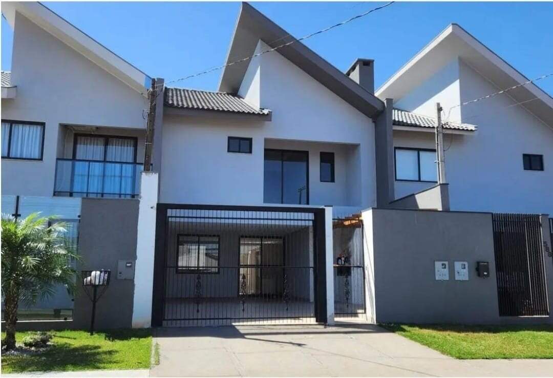 Sobrado à venda no Jardim Gisela: 