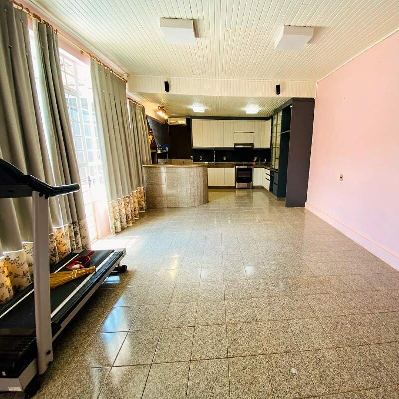 Casa à venda no Jardim Pancera: 