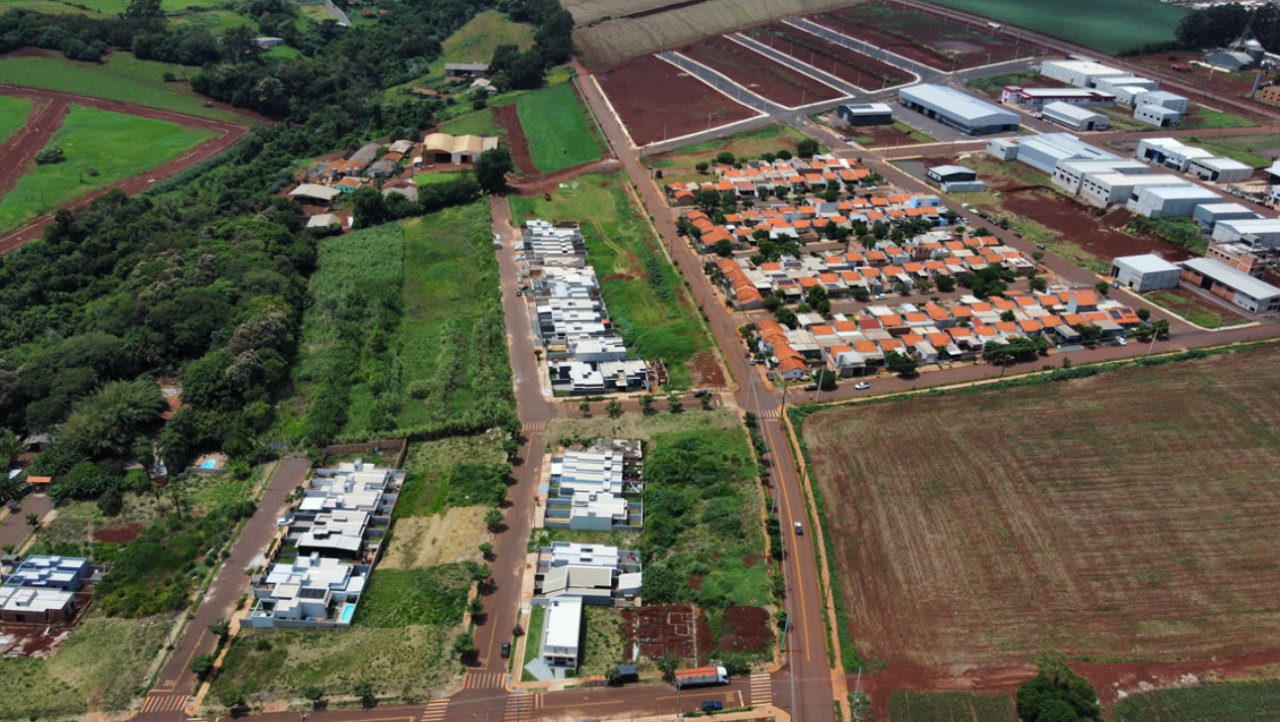 Lote à venda no Vila Pioneiro: 