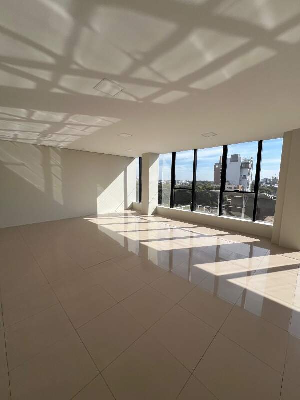 Sala à venda no Centro: 