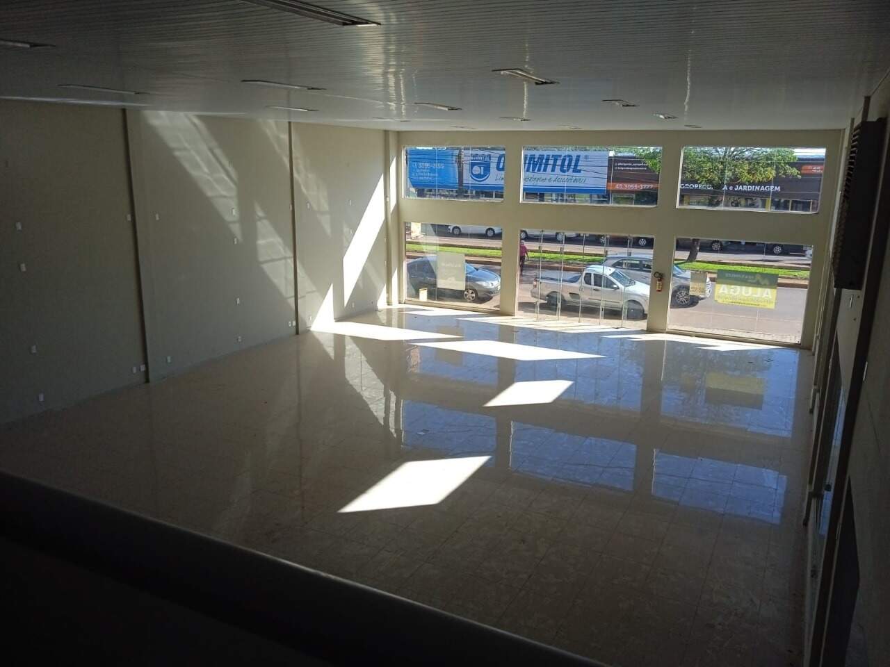 Sala à venda no Centro: 