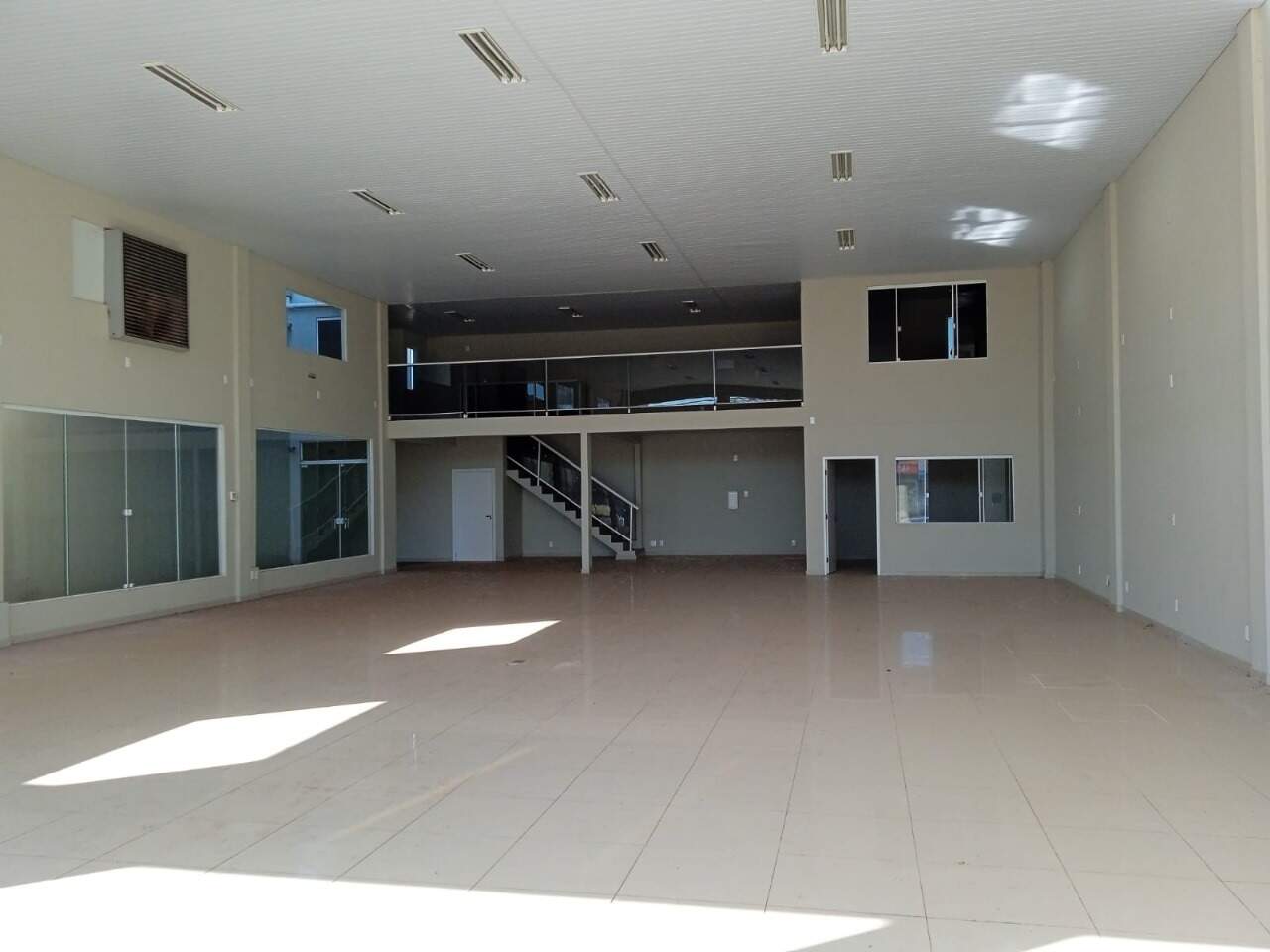Sala à venda no Centro: 
