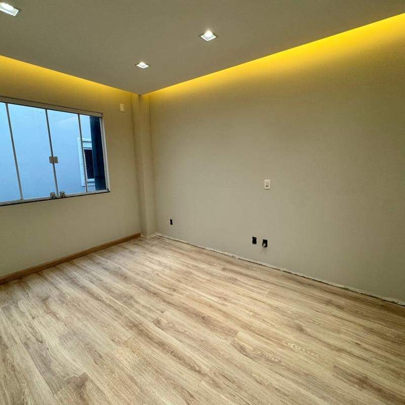 Sobrado à venda no Jardim Gisela: 