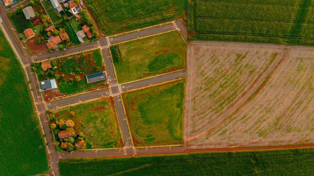 Lote à venda no Vila Ipiranga: 