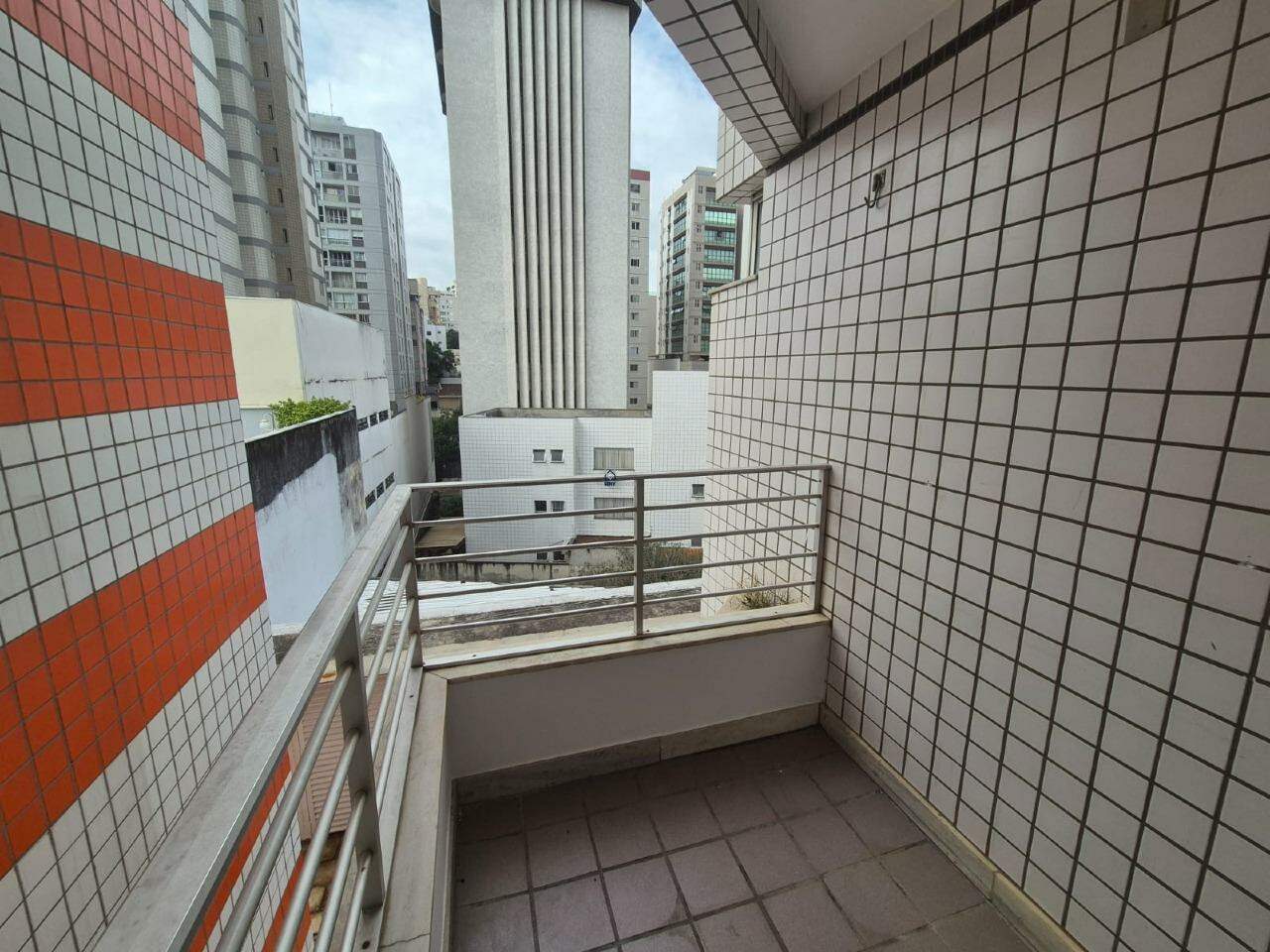 Apartamento para aluguel no Carmo Sion: 
