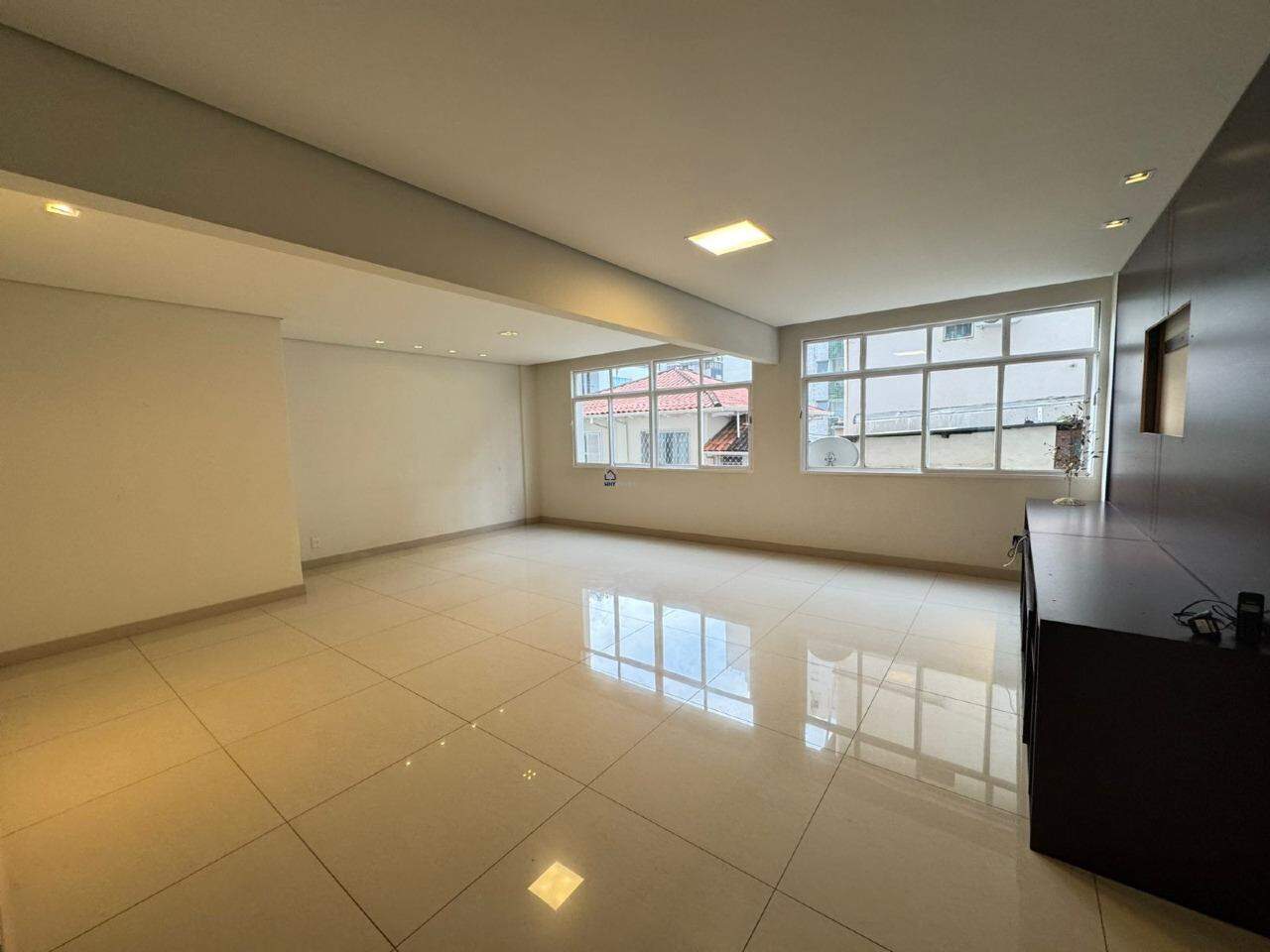 Apartamento para aluguel no Santo Antonio: 