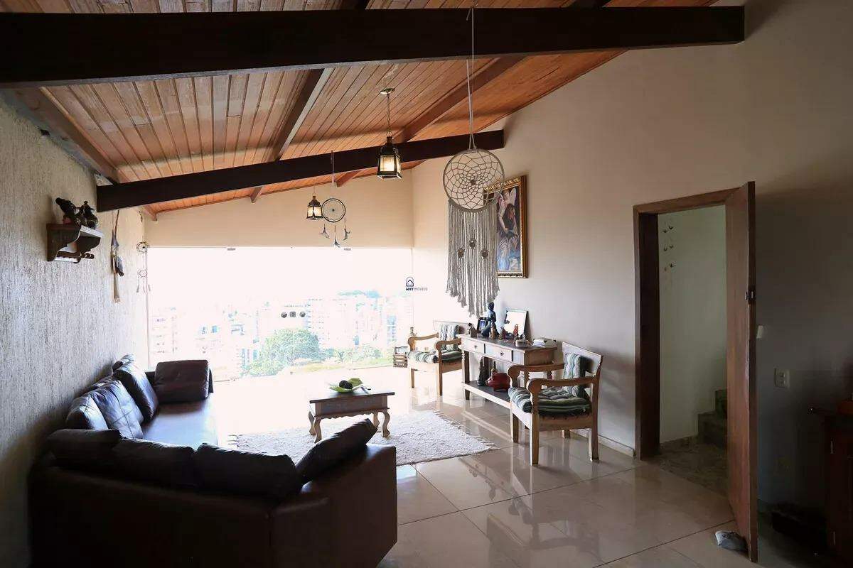 Casa à venda no Mangabeiras: 