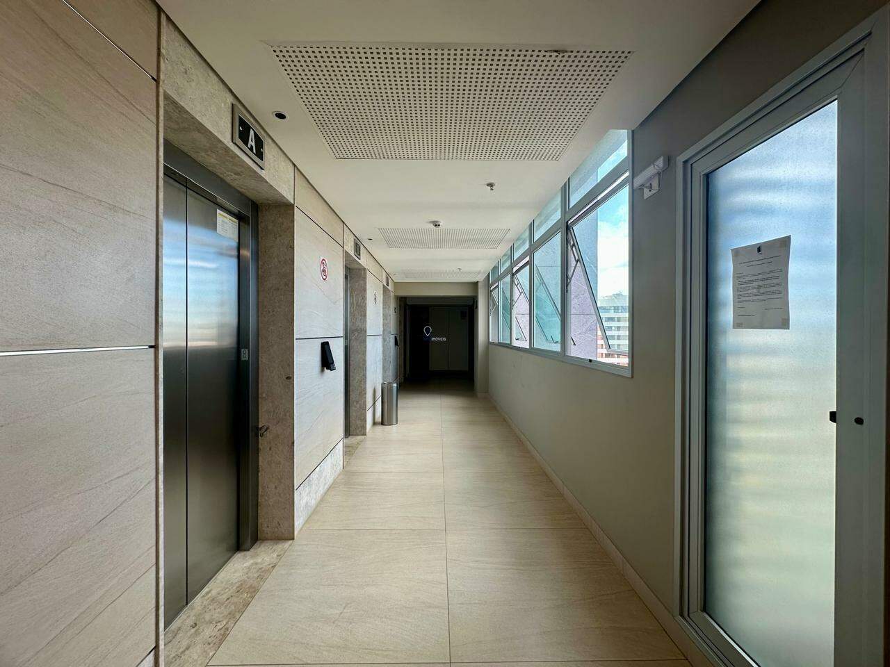 Sala Comercial à venda no VALE DO SERENO: 