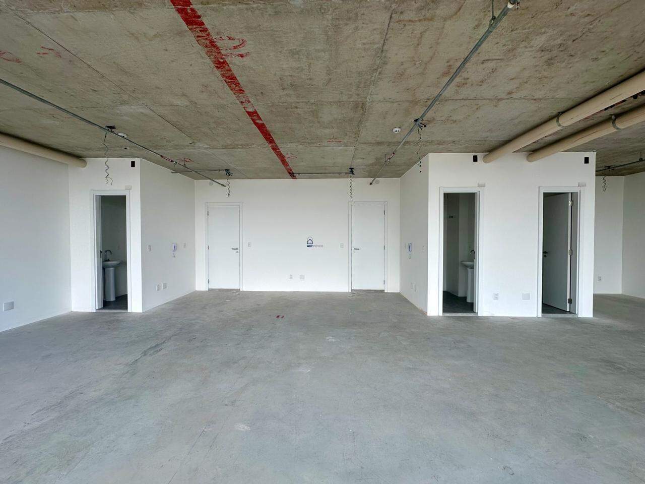 Sala Comercial à venda no VALE DO SERENO: 
