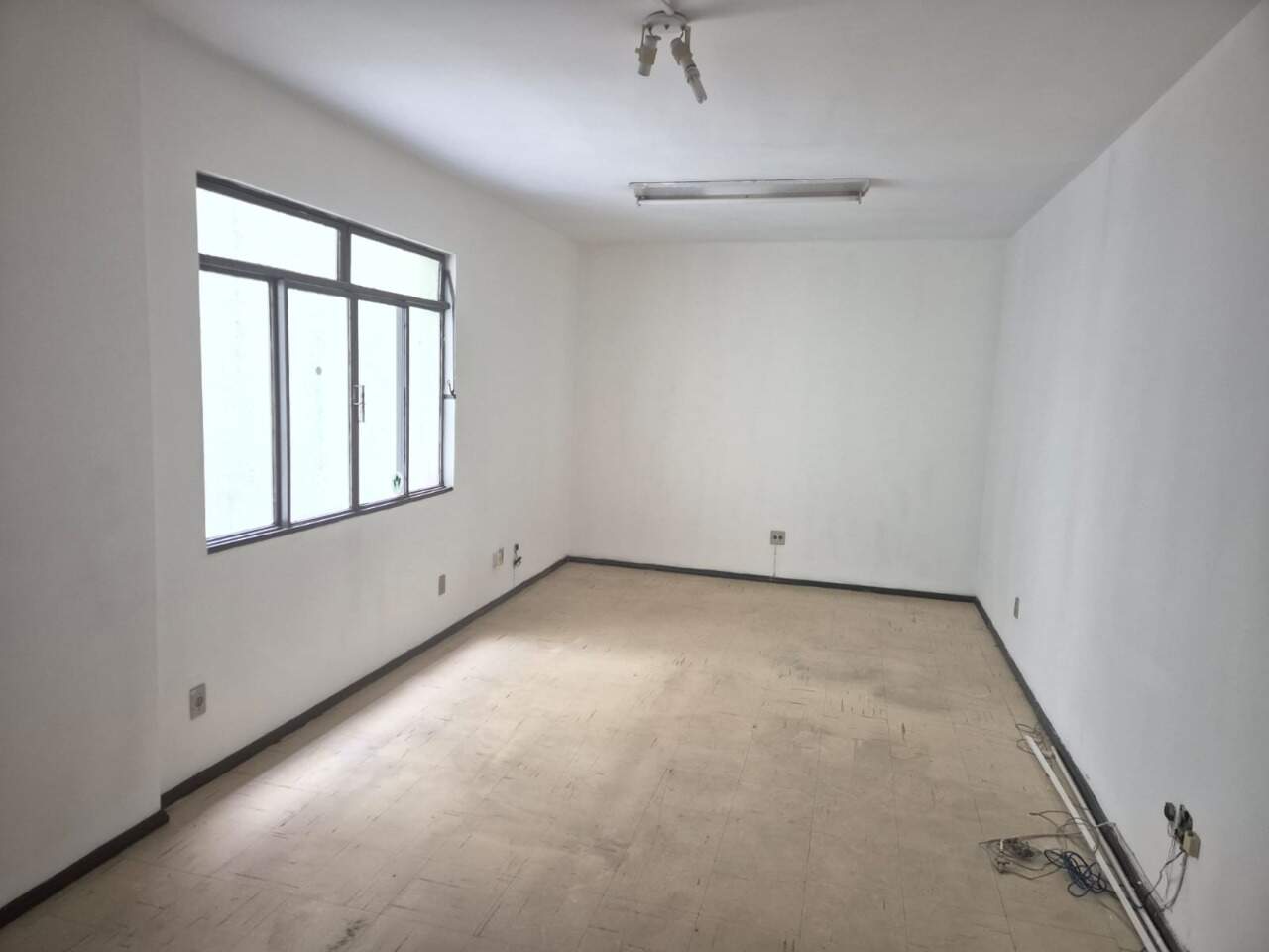 Sala Comercial para aluguel no Barro Preto: 