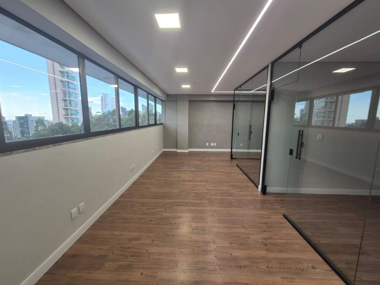 Sala Comercial à venda no vila da serra: 