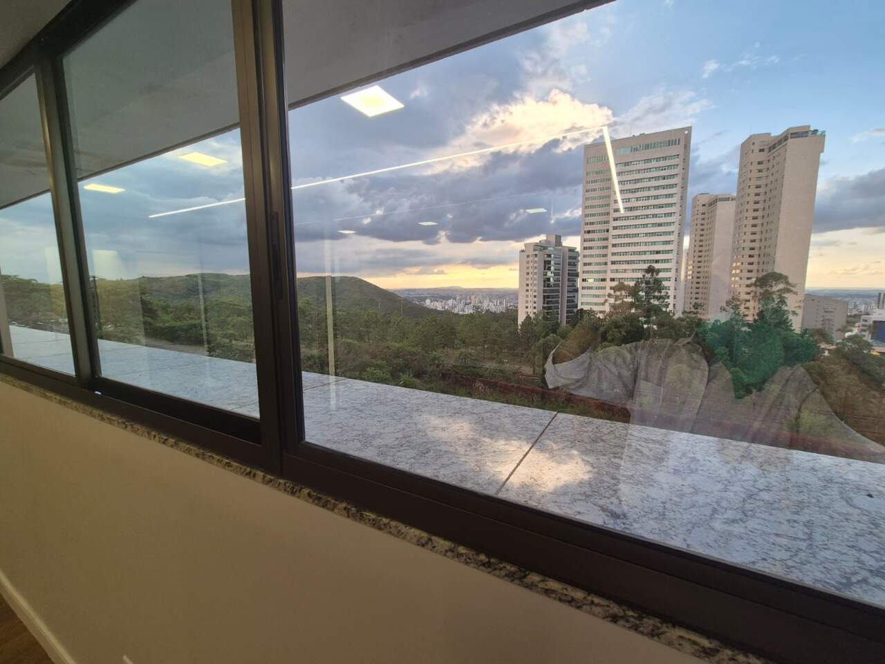 Sala Comercial à venda no vila da serra: 