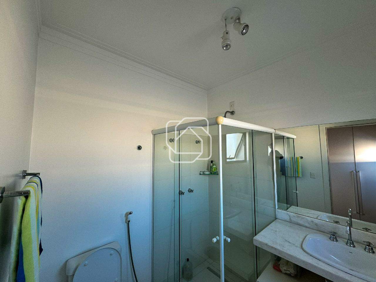 Casa de Condomínio à venda em Itu - SP - Jardim Theodora: Banheiro