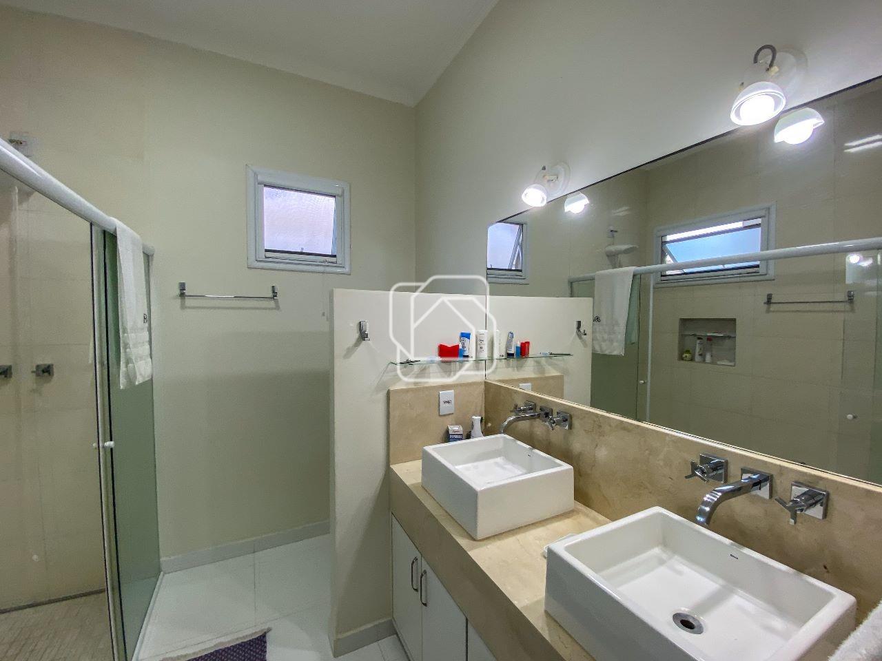 Casa de Condomínio à venda em Salto - SP - Condomínio Fazenda Palmeiras Imperiais: Banheiro
