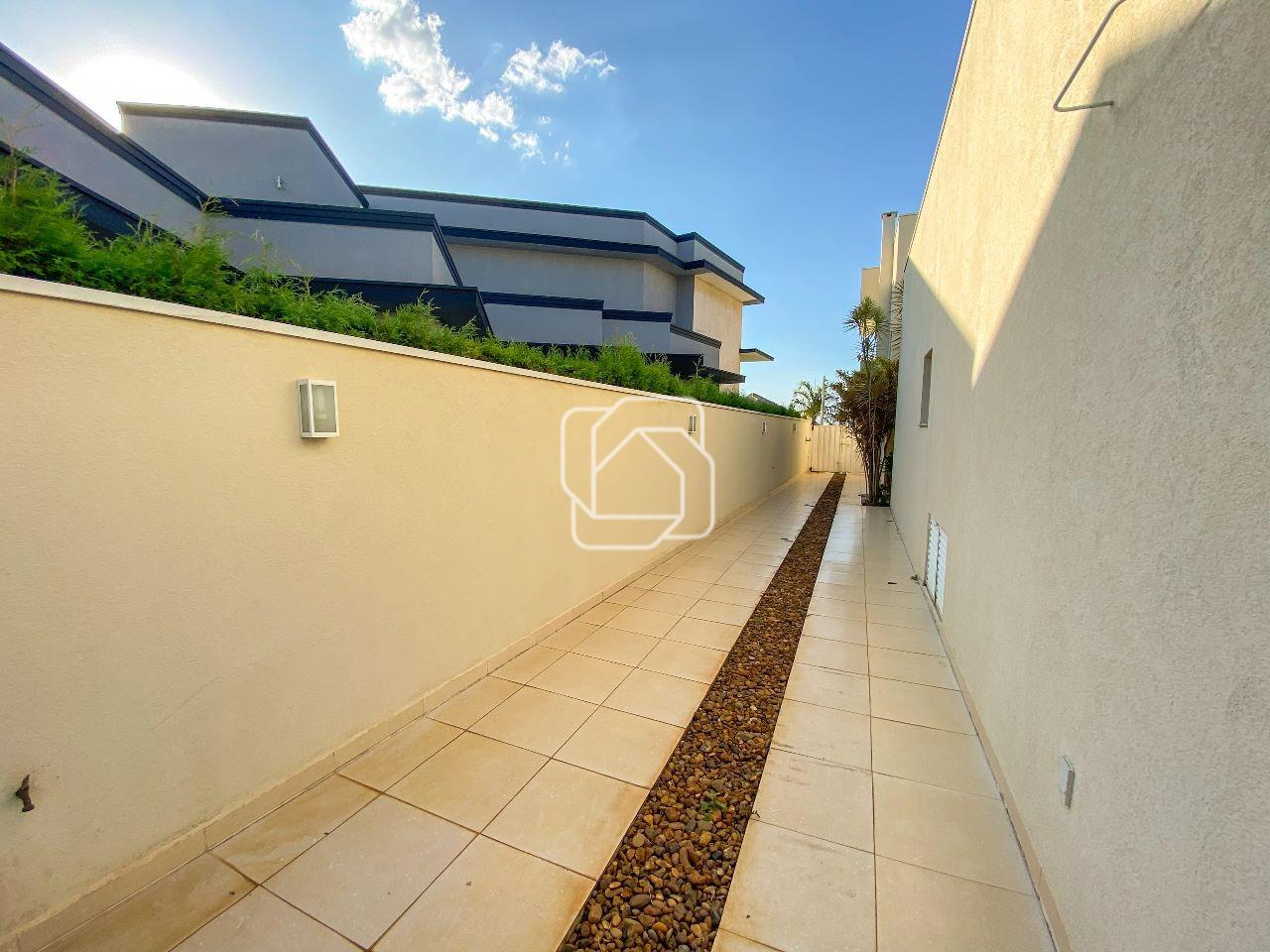 Casa de Condomínio à venda em Salto - SP - Condomínio Fazenda Palmeiras Imperiais: Acesso lateral