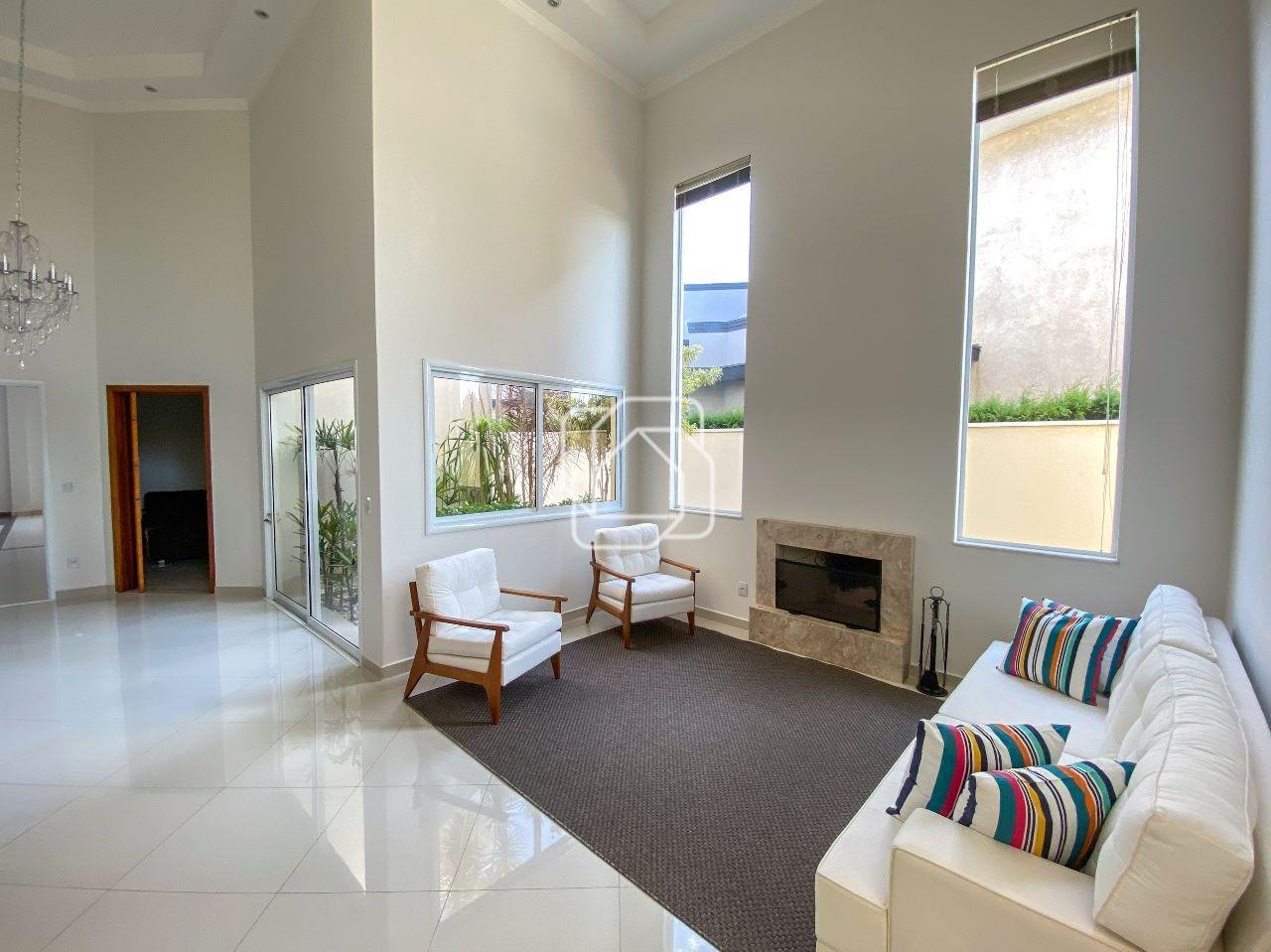 Casa de Condomínio à venda em Salto - SP - Condomínio Fazenda Palmeiras Imperiais: Sala de estar, lareira