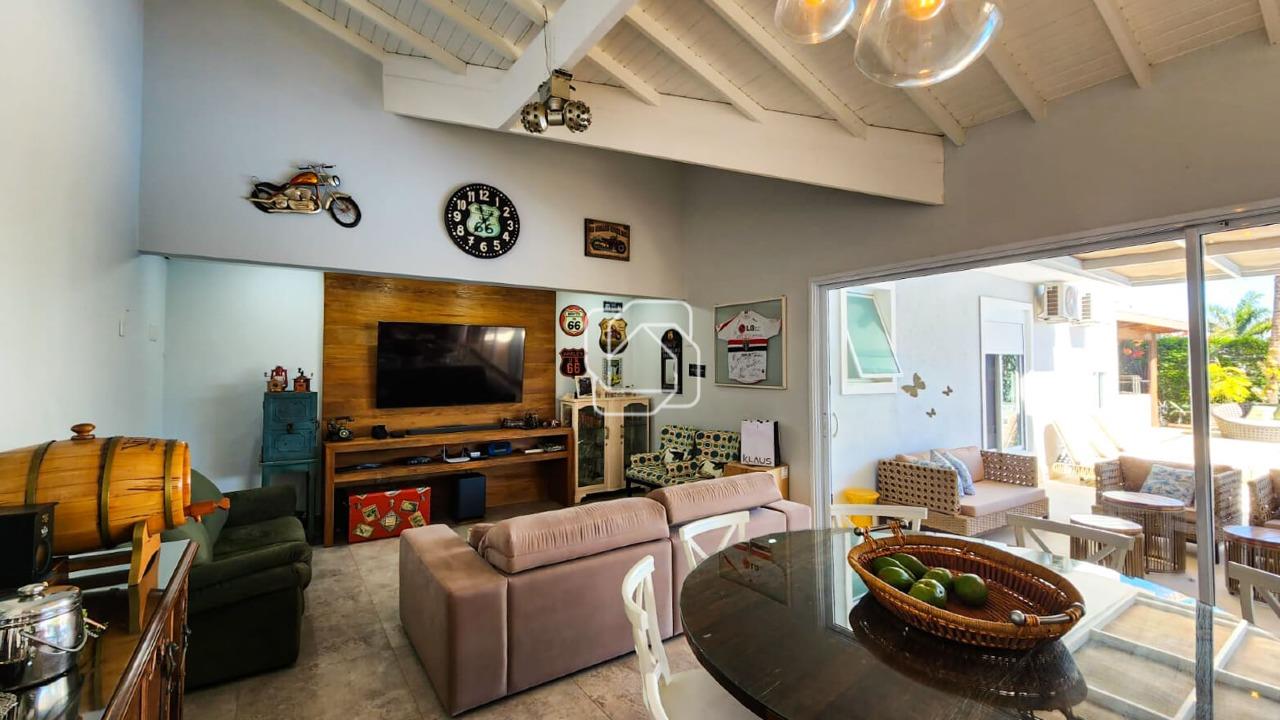 Casa de Condomínio à venda em Cabreúva - SP - Portal do Japy Golf Clube: Gourmet, sala com TV