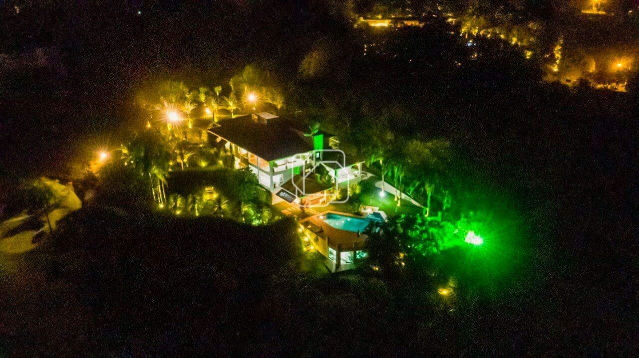 Casa de Condomínio à venda em Itu - SP - Condomínio Terras de São José: Vista da casa de noite