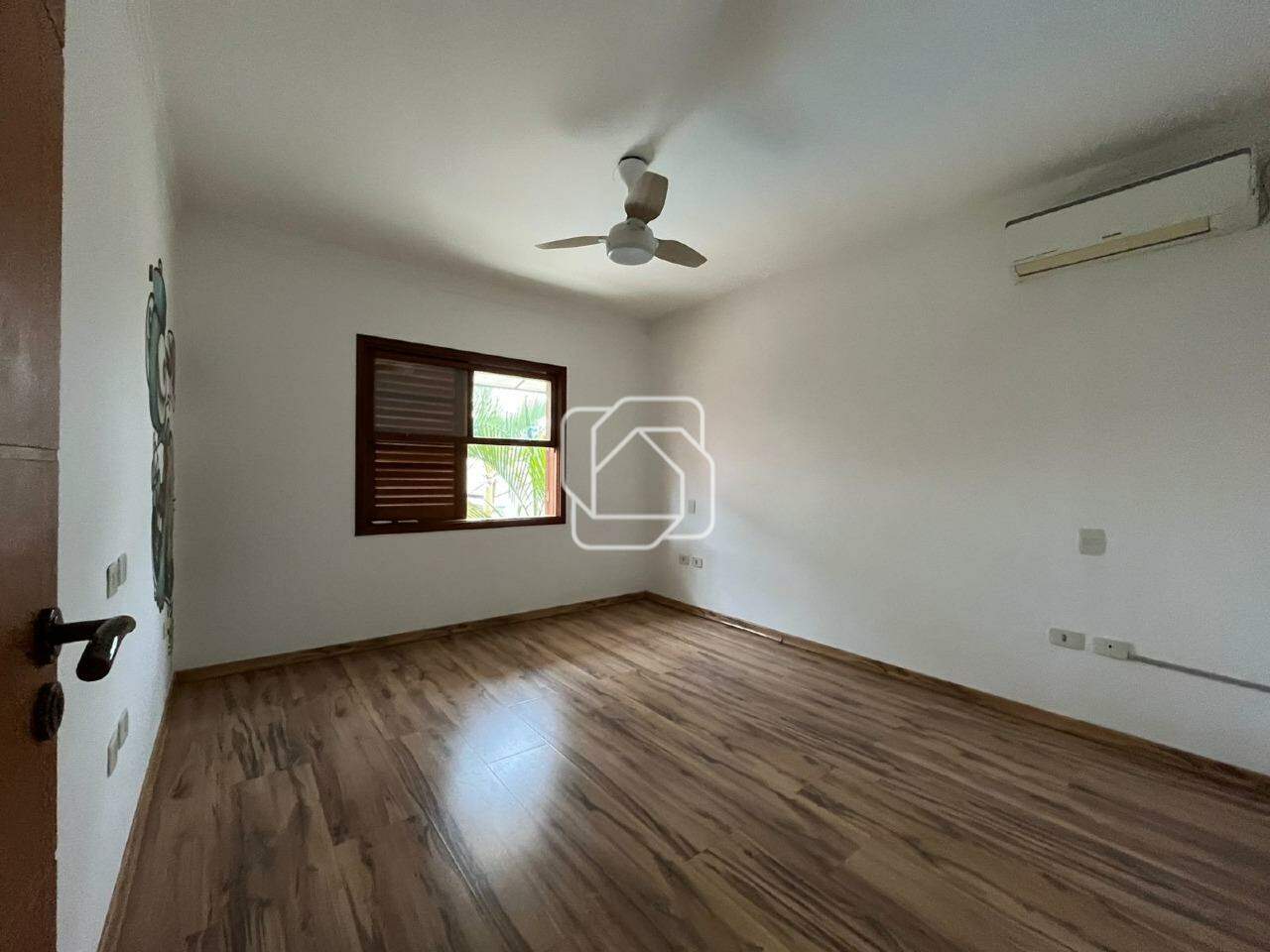 Casa de Condomínio à venda em Salto - SP - Residencial Lagos D’Icaraí: Suíte