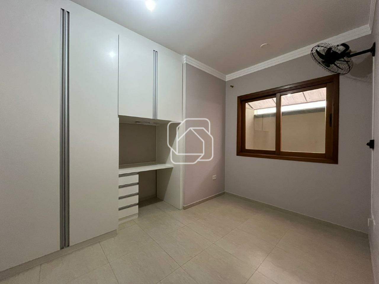 Casa de Condomínio à venda em Salto - SP - Residencial Lagos D’Icaraí: Suíte