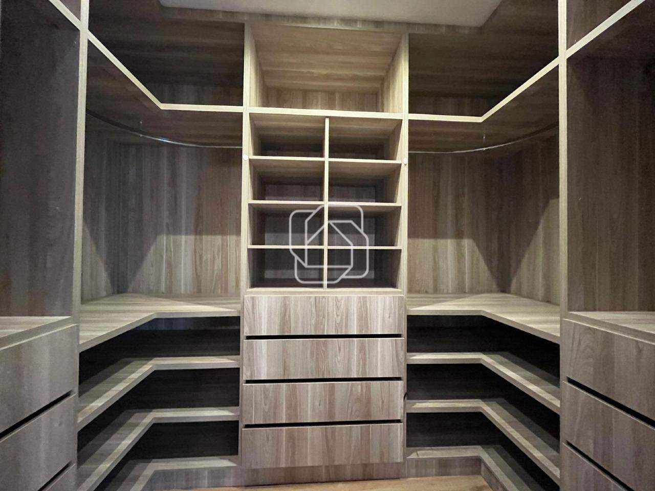 Casa de Condomínio à venda em Salto - SP - Residencial Lagos D’Icaraí: Closet