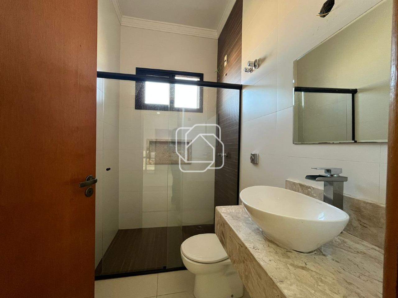 Casa de Condomínio à venda em Salto - SP - Jardim Guarujá: Banheiro
