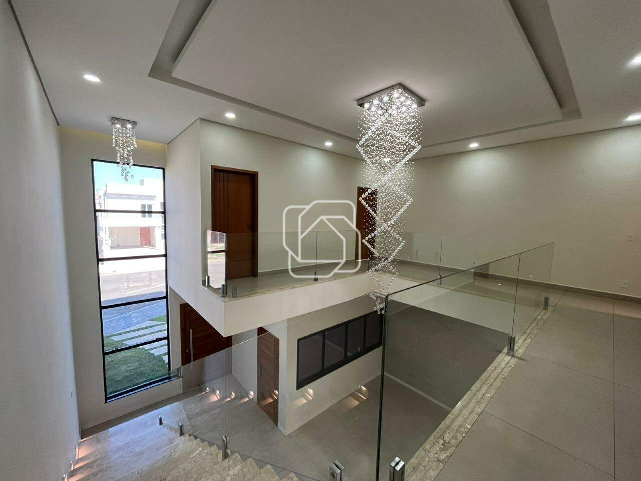 Casa de Condomínio à venda em Salto - SP - Jardim Guarujá: Hall Superior