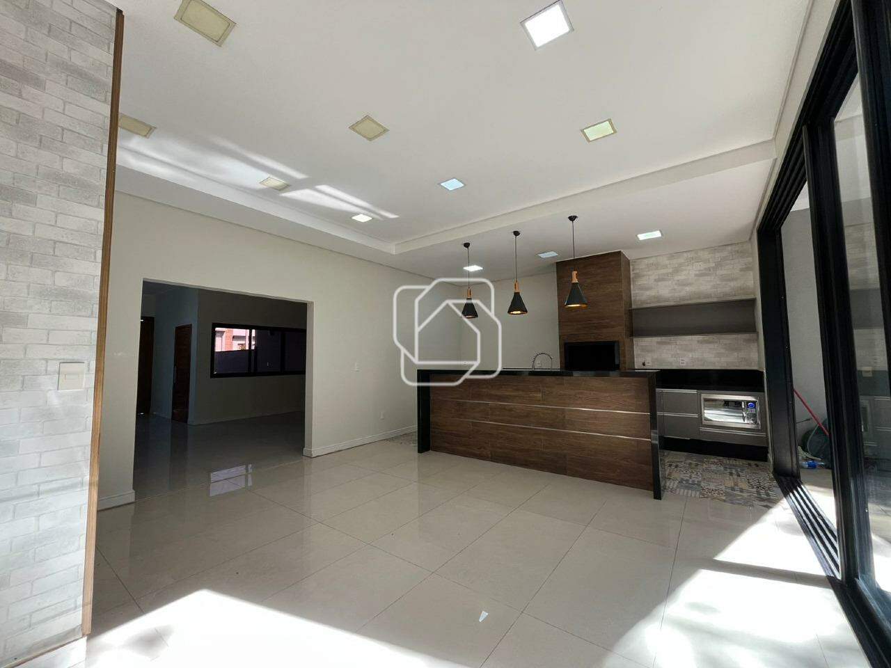 Casa de Condomínio à venda em Salto - SP - Jardim Guarujá: Cozinha integrada