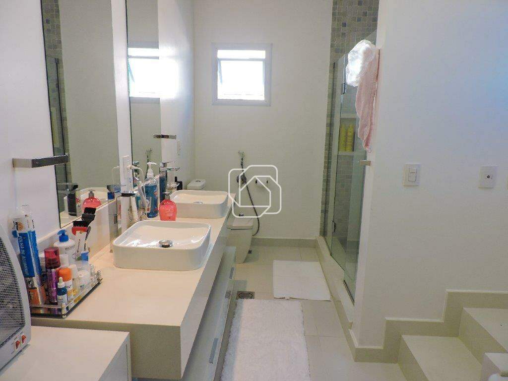 Casa de Condomínio à venda em Itu - SP - Parque Village Castelo: Banheiro