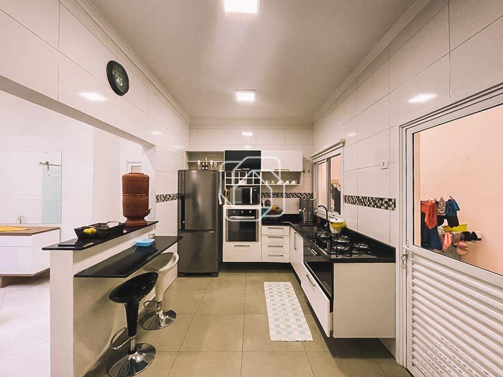 Casa de Condomínio para aluguel em Itu - SP - Chácara Flora: Cozinha