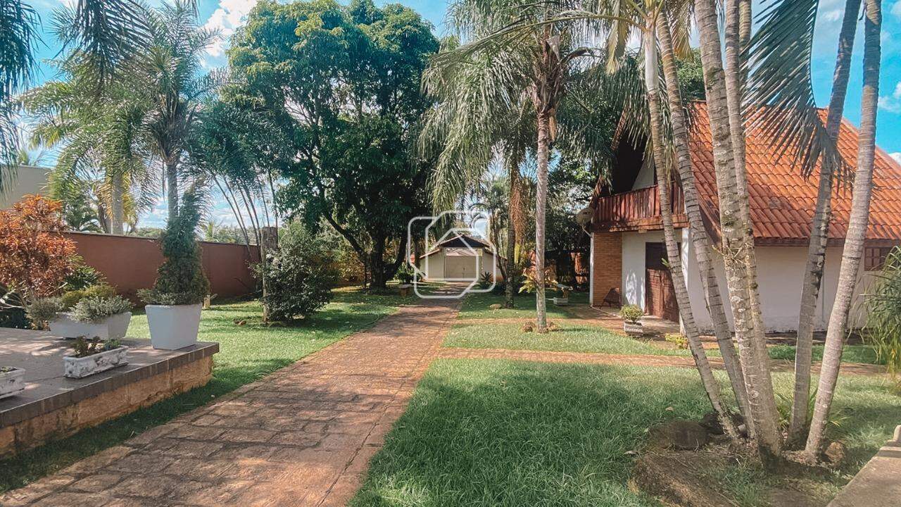 Casa de Condomínio à venda em Salto - SP - Condomínio Zuleika Jabour: Quintal gramado, casa dos fundos